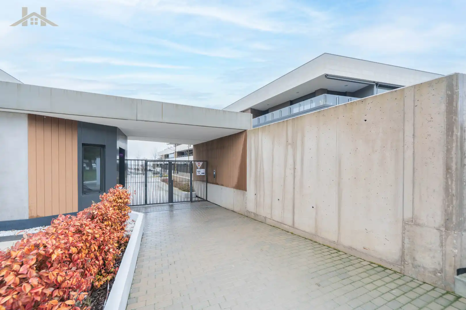 Exterior view of Flat for sale in Las Rozas de Madrid  with Air Conditioner, Heating and Terrace