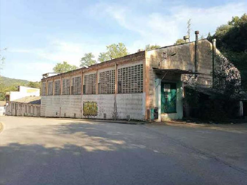 Vista exterior de Nau industrial en venda en Arbúcies