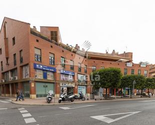 Vista exterior de Pis en venda en Alcalá de Henares amb Aire condicionat i Piscina