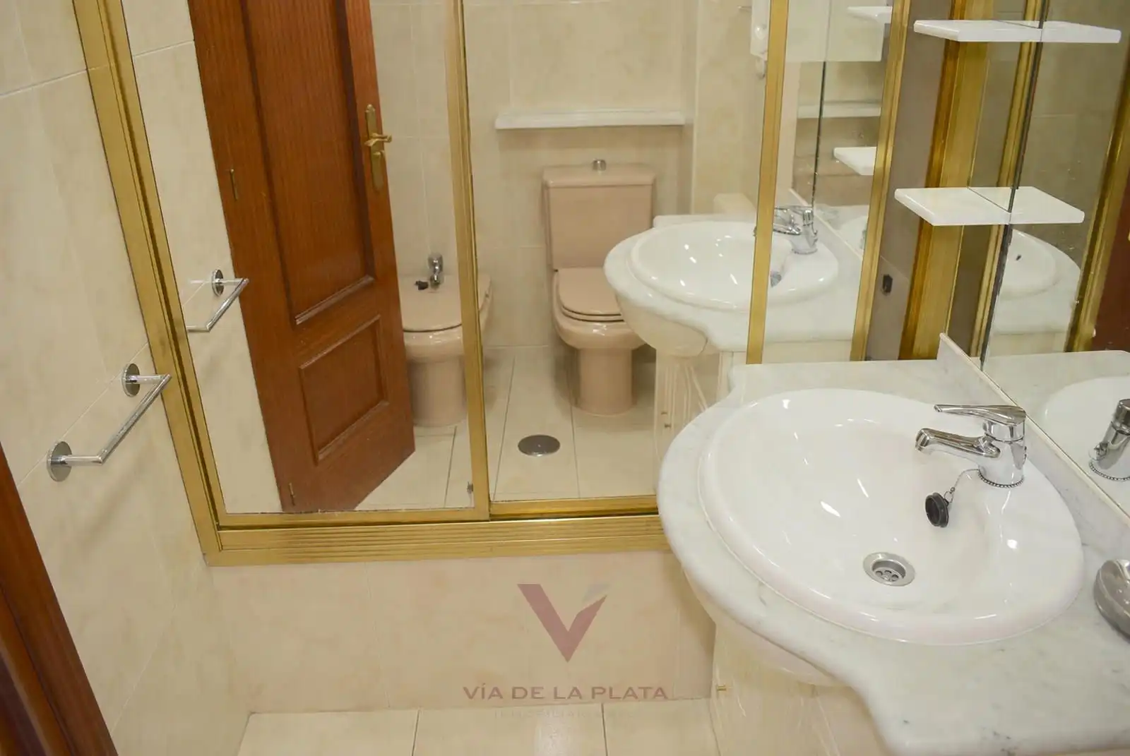 Bathroom of Flat for rent in Salamanca  with Heating, Oven and Washing machine