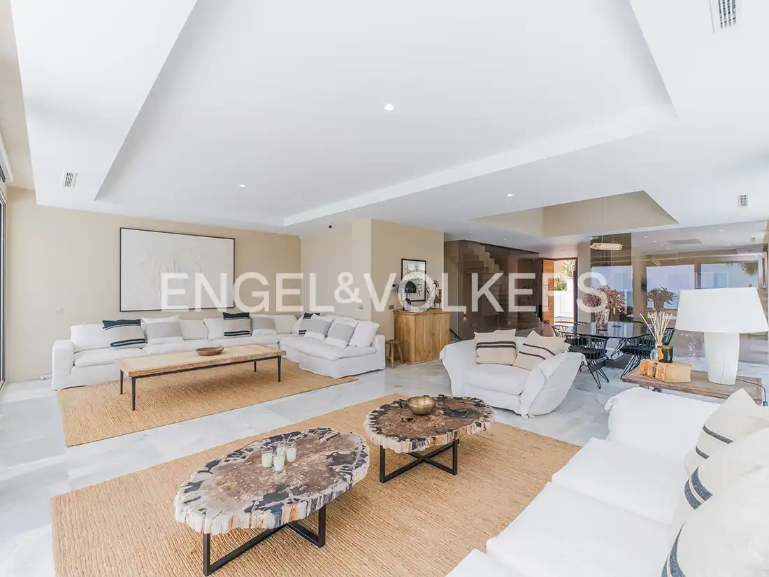 Sala d'estar de Casa o xalet en venda en El Campello amb Aire condicionat, Calefacció i Jardí privat