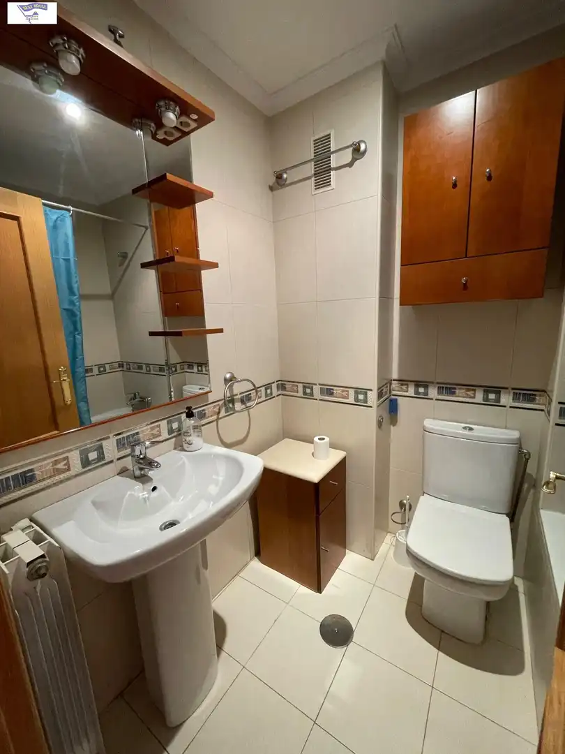 Baño de Apartamento en venta en Albacete con Calefacción, Trastero y Balcón
