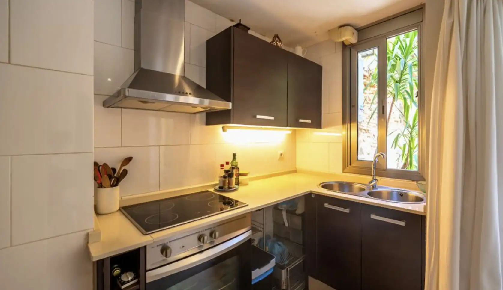 Cuina de Pis en venda en Barcelona amb Parquet, Terrassa i Traster