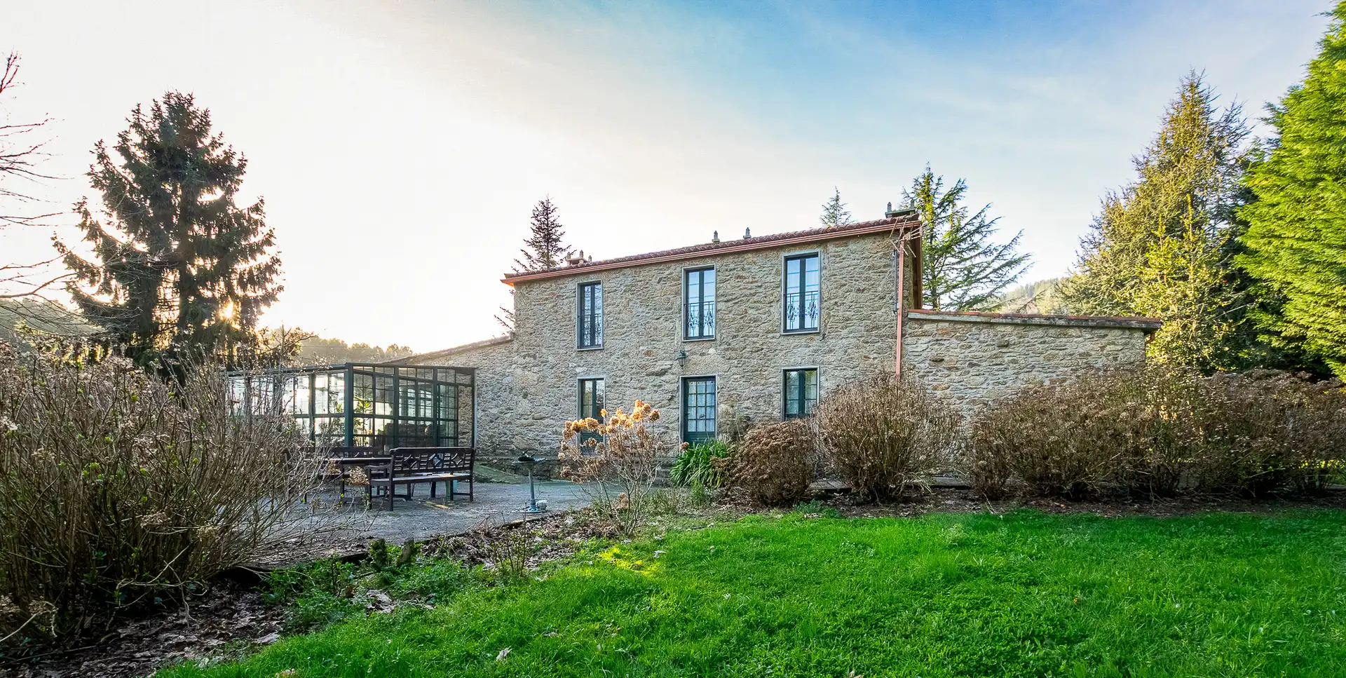 Außenansicht von Country house zum Verkauf in Toques mit Möbliert