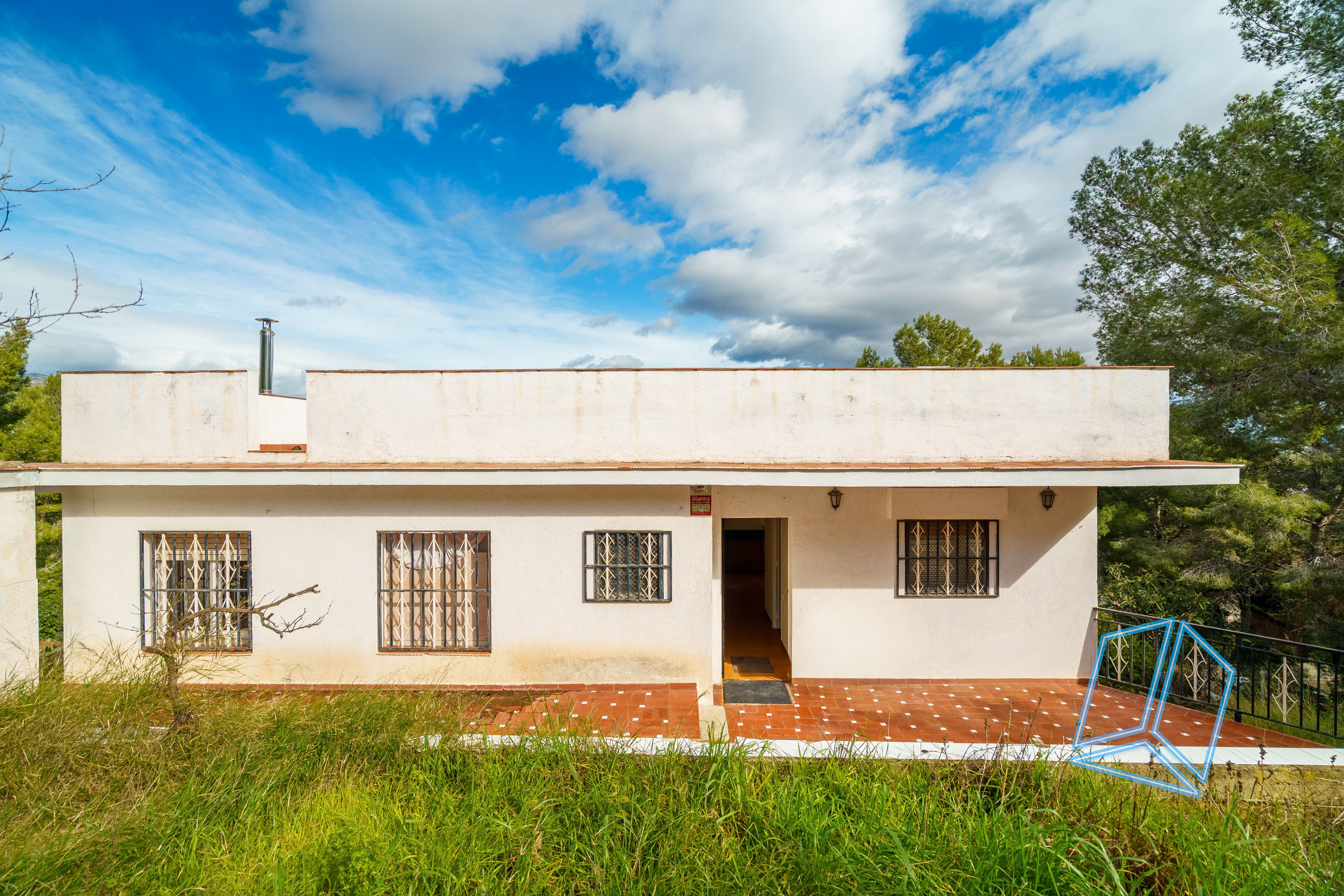 Vista exterior de Casa o chalet en venta en La Bisbal del Penedès con Terraza, Trastero y Piscina