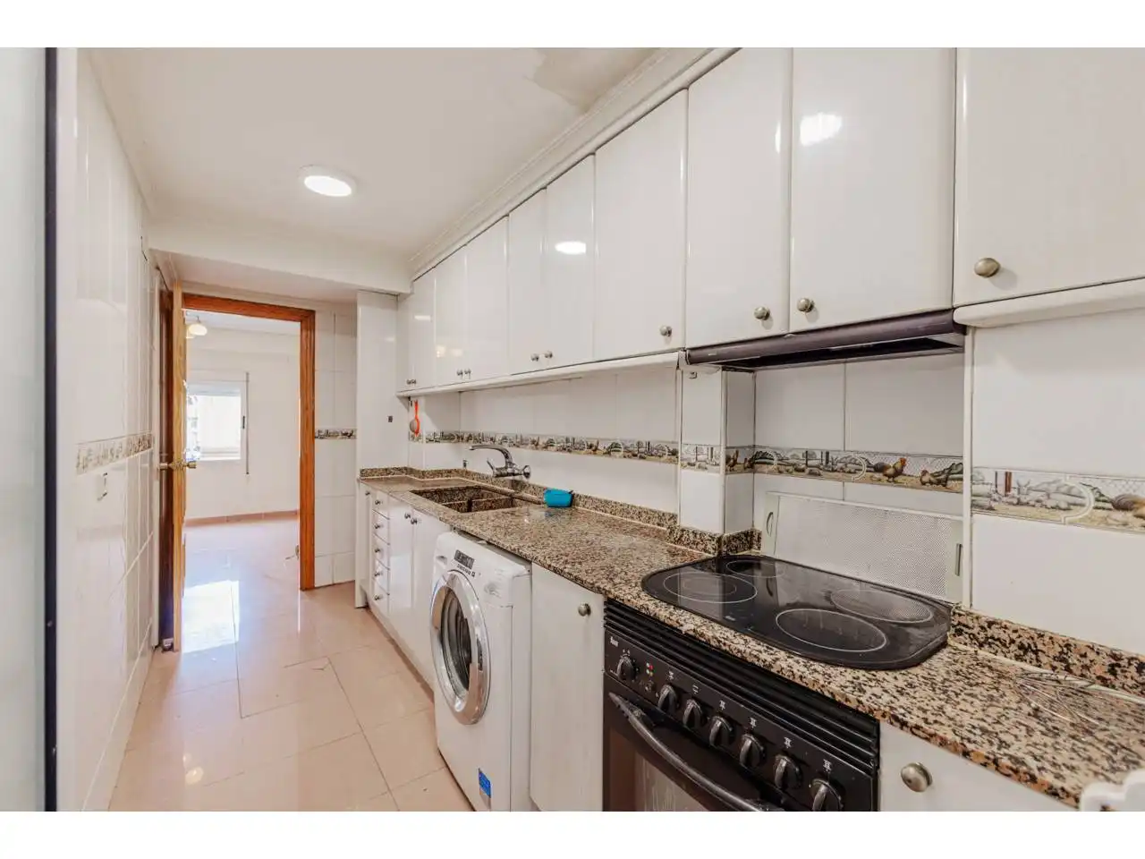 Kitchen of Flat for sale in Valencia  with Air Conditioner and Balcony