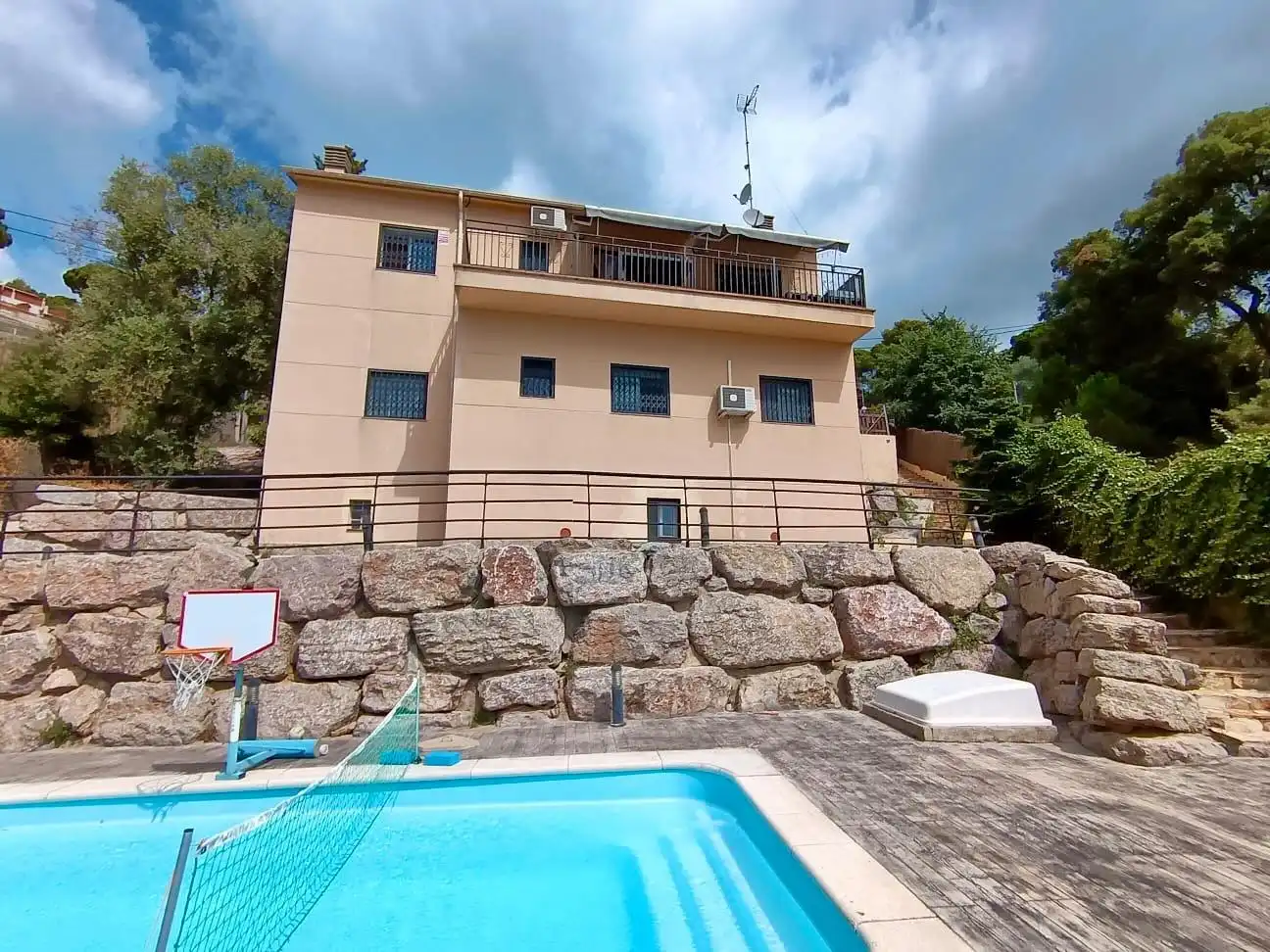 Vista exterior de Casa o chalet en venta en Sant Cebrià de Vallalta con Aire acondicionado, Calefacción y Jardín privado