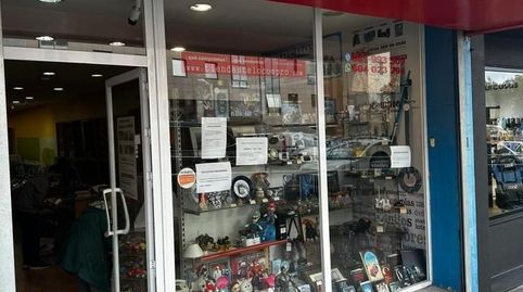 Se alquila local comercial en plena Cuesta de la Tapia,  con mucho tipo de negocios a su alrededor y al lado de una parada de taxi, imatge 2