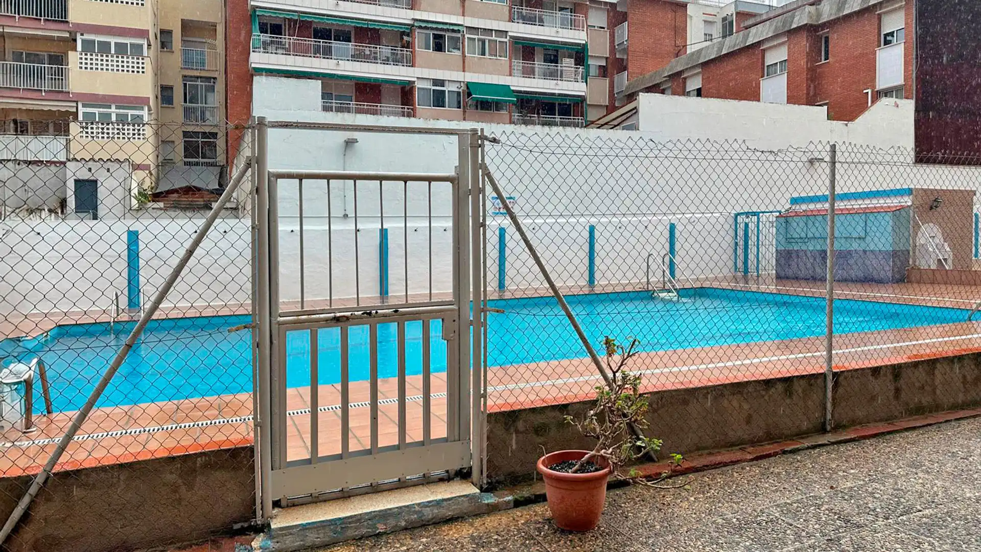 Piscina de Pis en venda en Sant Boi de Llobregat amb Terrassa