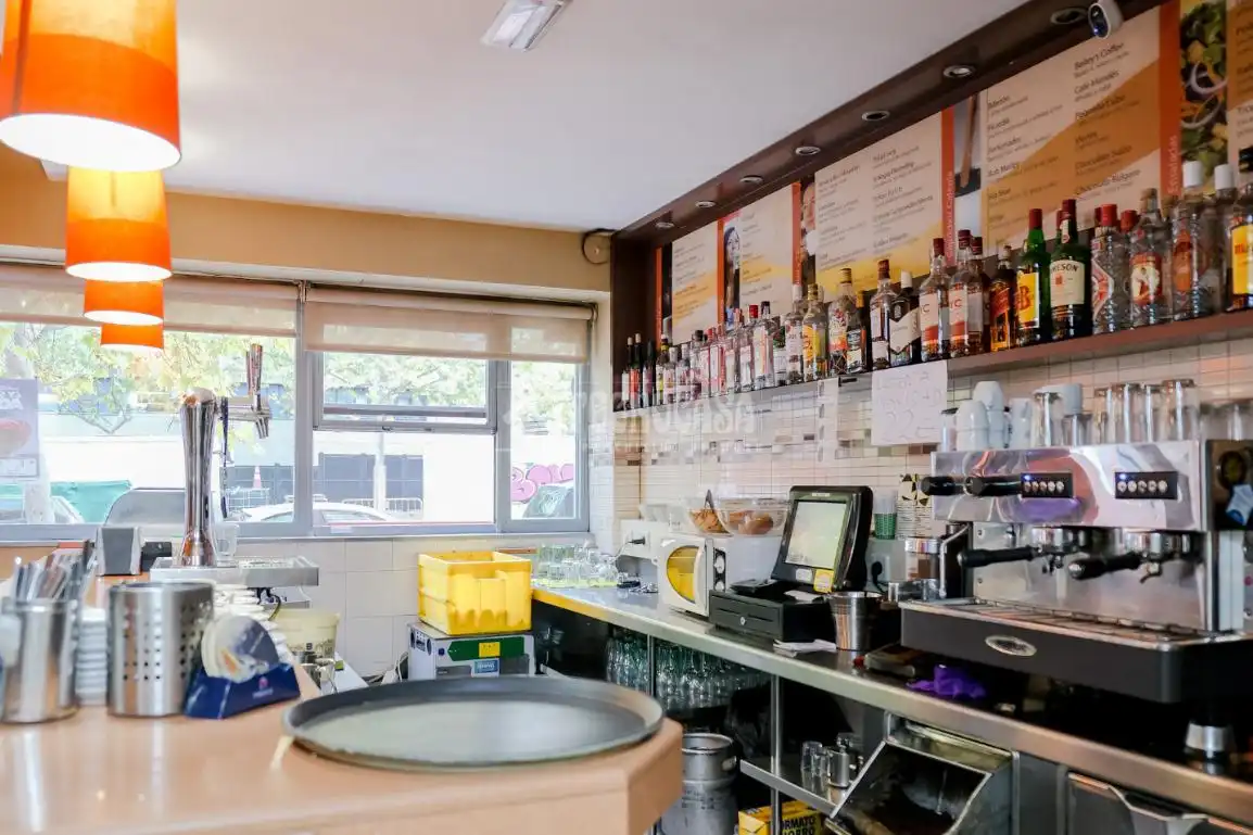 Commercial properties for sale in Madrid  with Air Conditioner and Terrace