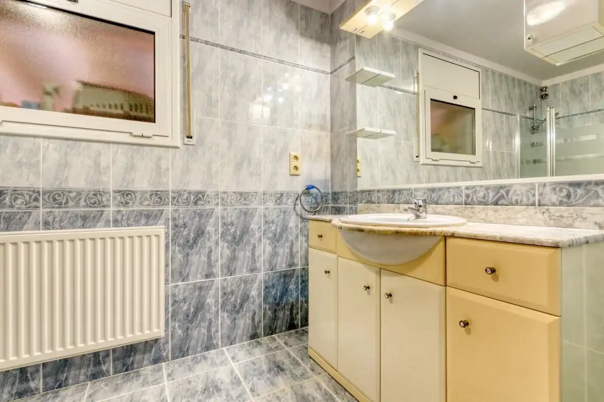 Bathroom of Houses for sale in Llers  with Air Conditioner, Heating and Private garden