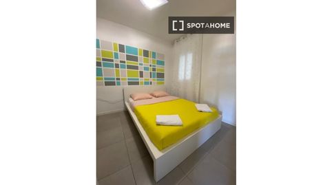 Photo 5 of Room in Singuerlín, Santa Coloma de Gramenet