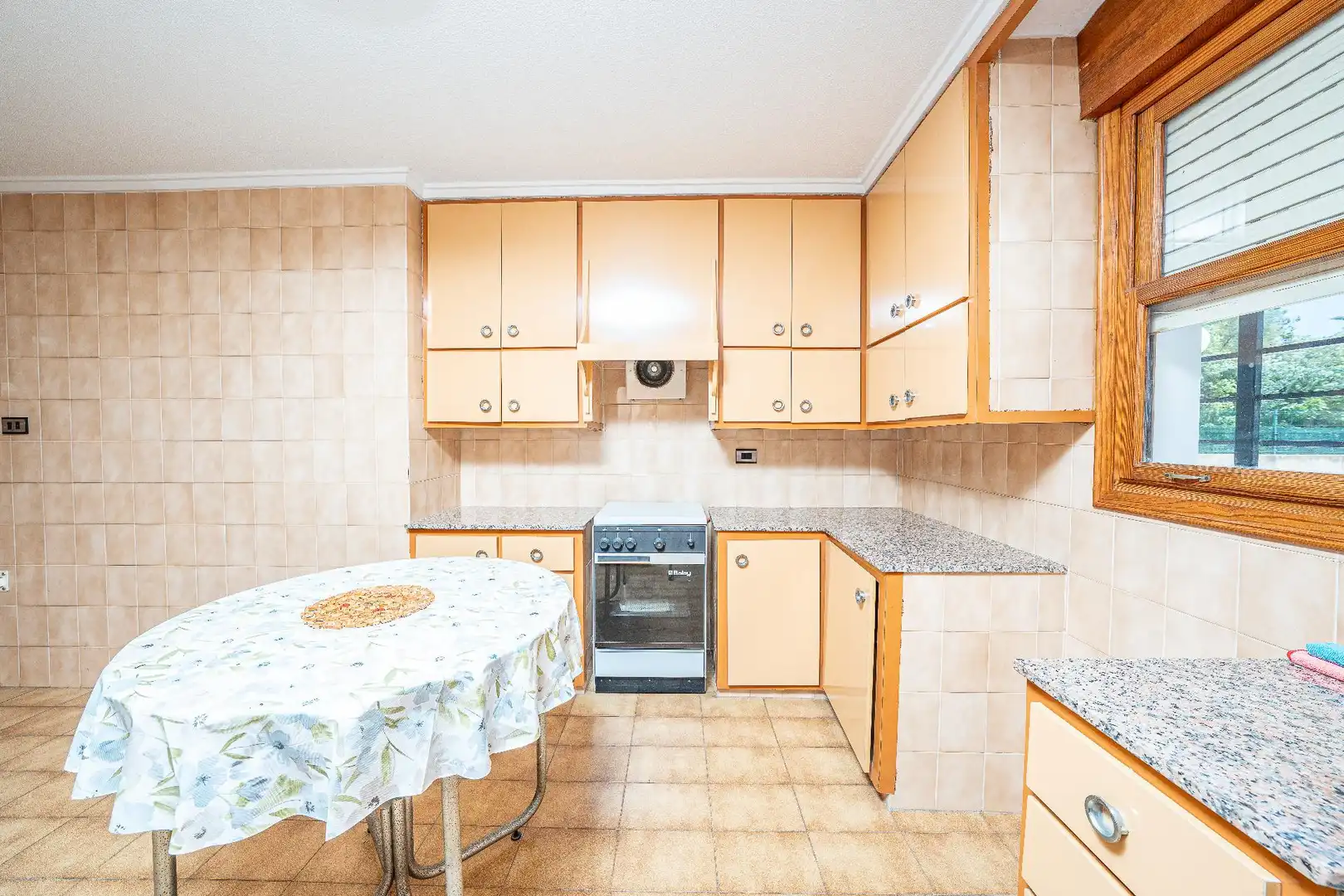 Cuina de Casa o xalet en venda en Elche / Elx amb Jardí privat, Terrassa i Piscina