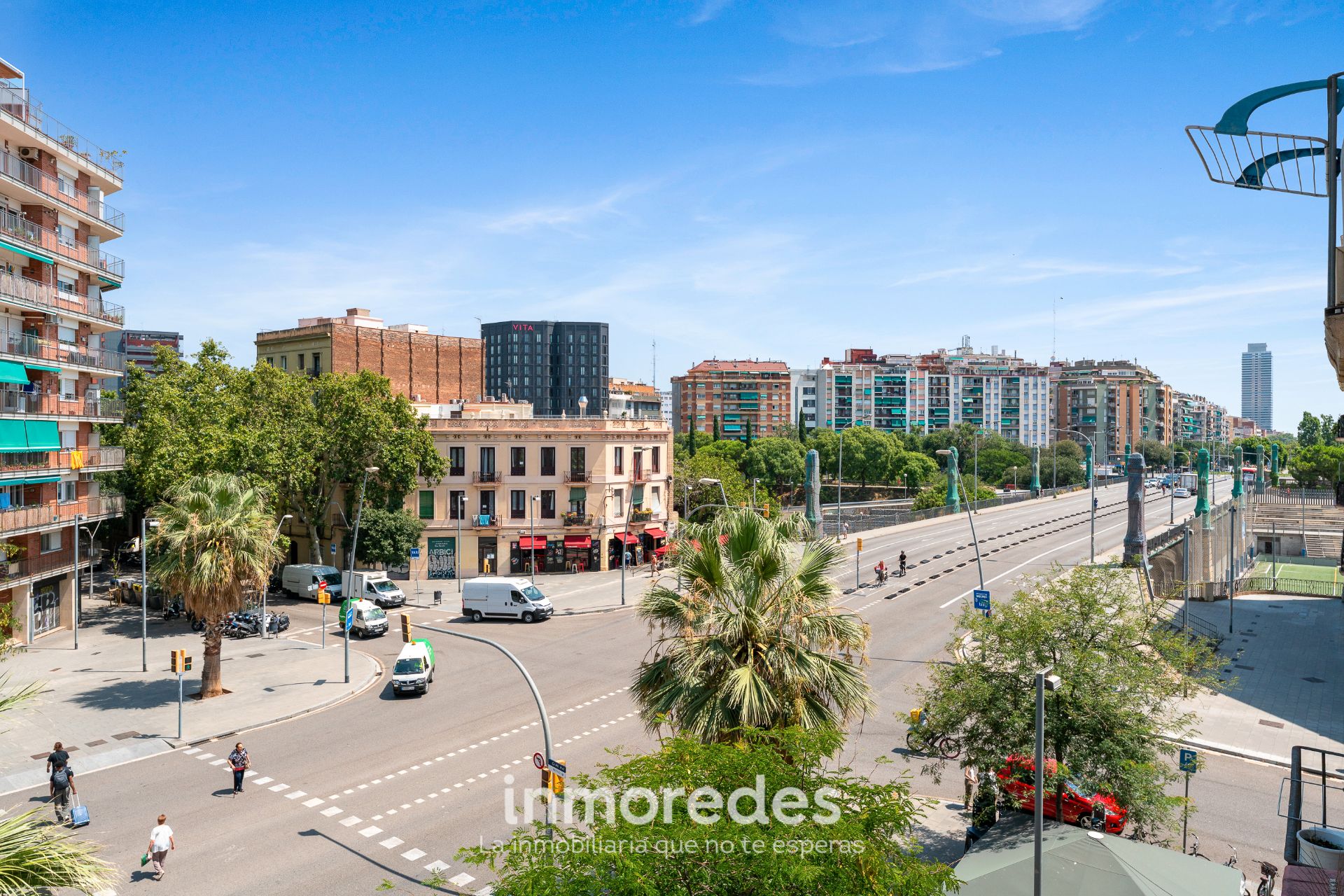 Exterior view of Flat for sale in  Barcelona Capital  with Furnished, Balcony and Alarm