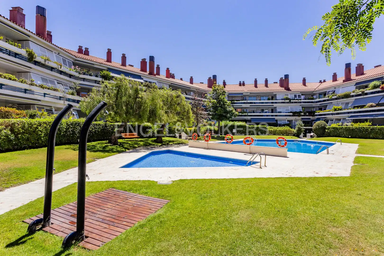 Vista exterior de Pis de lloguer en Sitges amb Aire condicionat, Calefacció i Terrassa