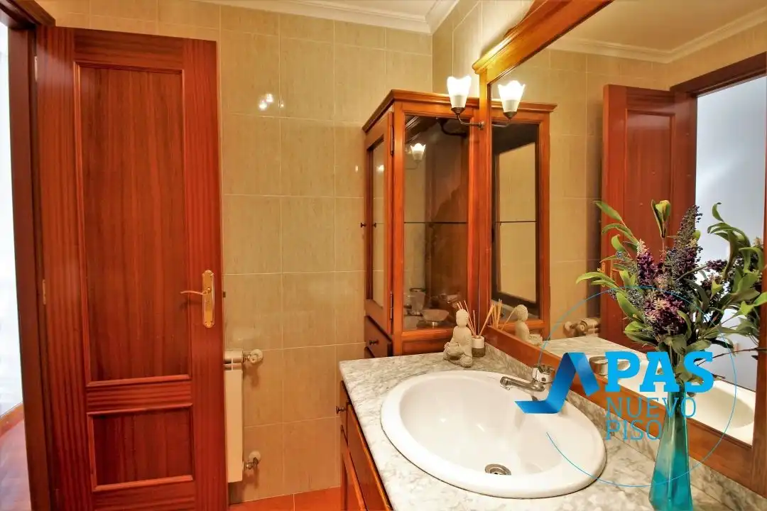 Flat for sale in Calle Justicia, Cuatro Caminos