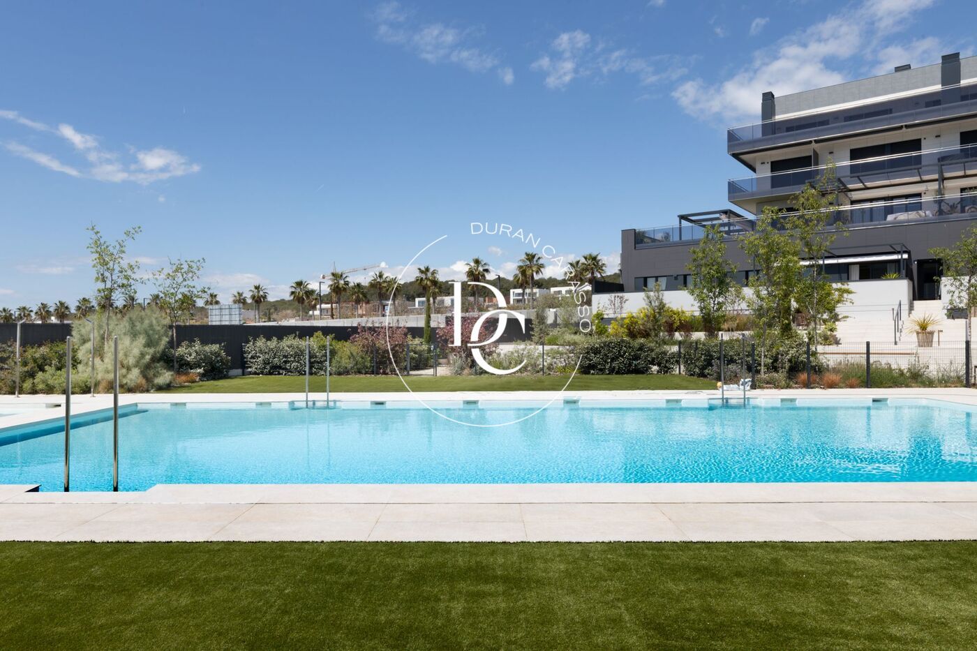 Swimming pool of Flat to rent in Sitges  with Air Conditioner, Heating and Private garden