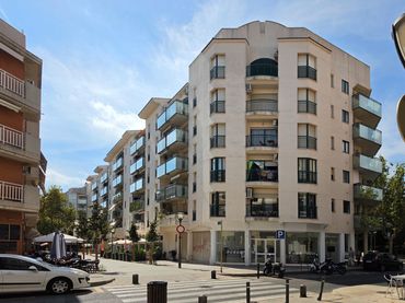 Locale commerciale in vendita a Port - Horta de Santa María
