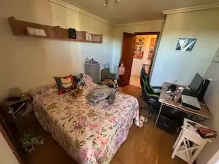 Habitación de Piso en venta en Valverde de la Virgen con Calefacción, Parquet y Terraza