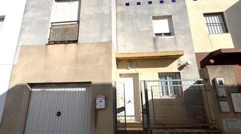 SE VENDE casa adosada OKUPA en C Coronil 5 de Mairena del Al, imatge 2