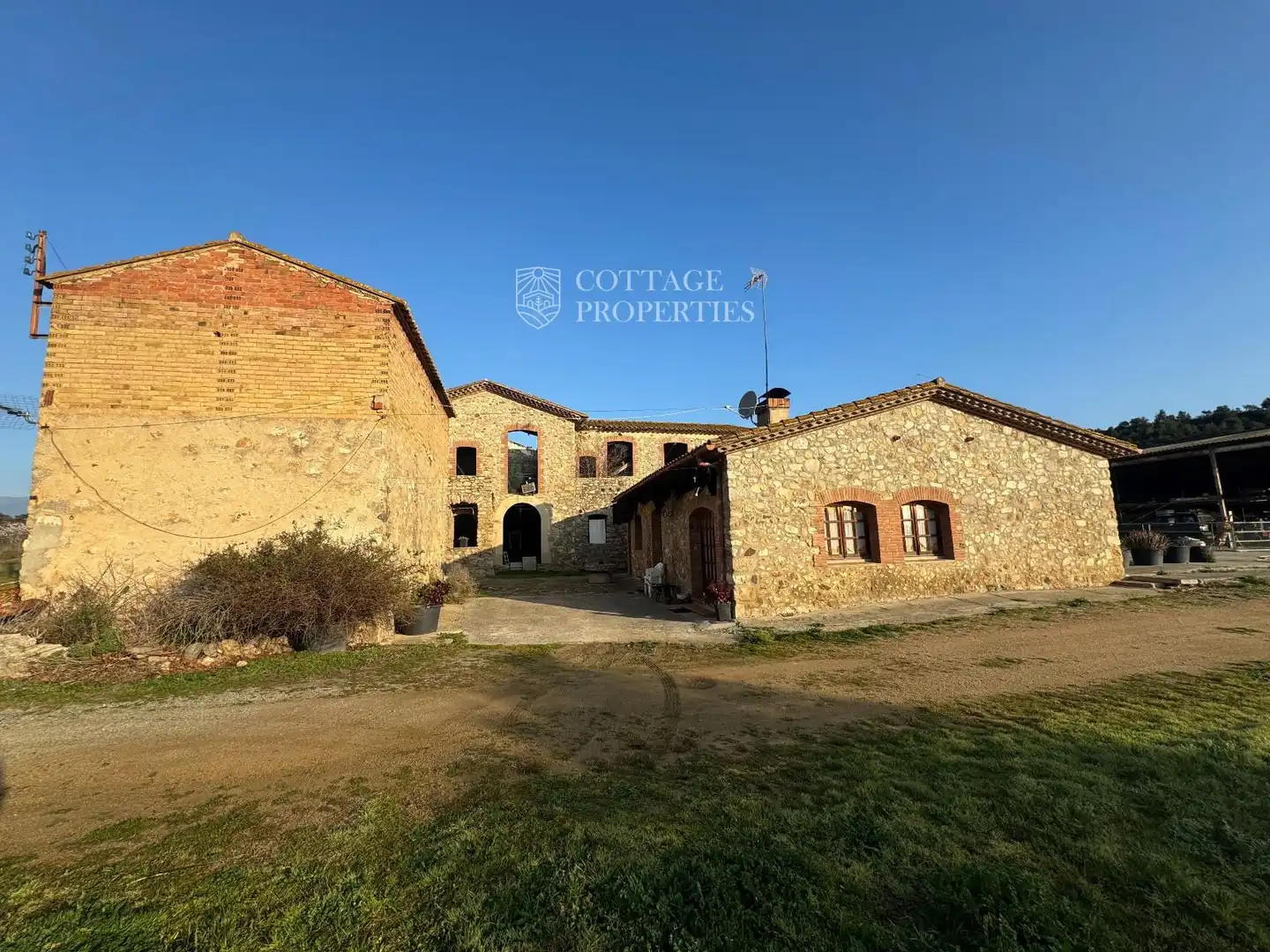 Exterior view of Country homes for sale in Darnius