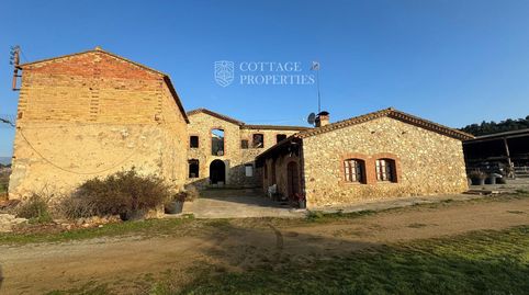 Masía con 46 hectáreas y varias edificaciones en venta en Darnius, Alt Empordà, Girona