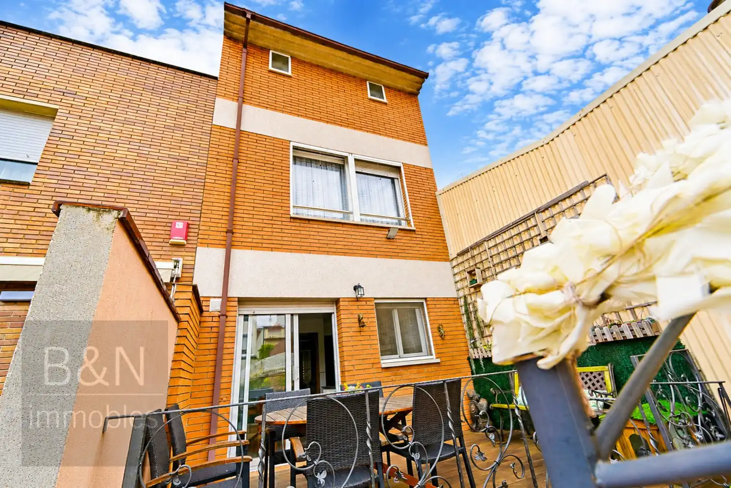 Vista exterior de Casa o chalet en venta en Terrassa con Aire acondicionado, Calefacción y Terraza
