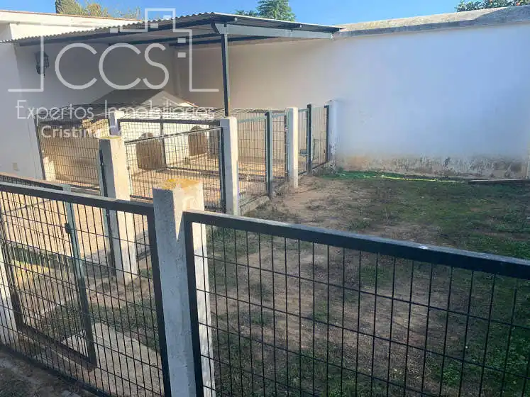 Finca rústica en venta en Alcalá de Guadaira con Piscina y Amueblado