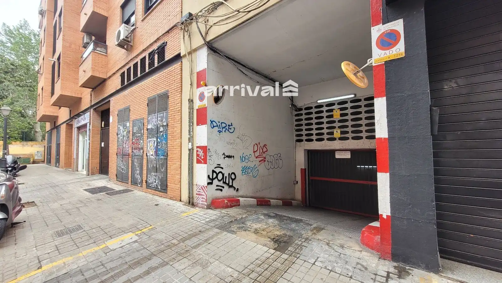 Exterior view of Garage for sale in Valencia