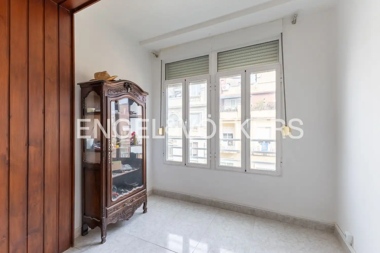 Schlafzimmer von Wohnung zur Miete in Valencia mit Klimaanlage, Heizung und Parkett