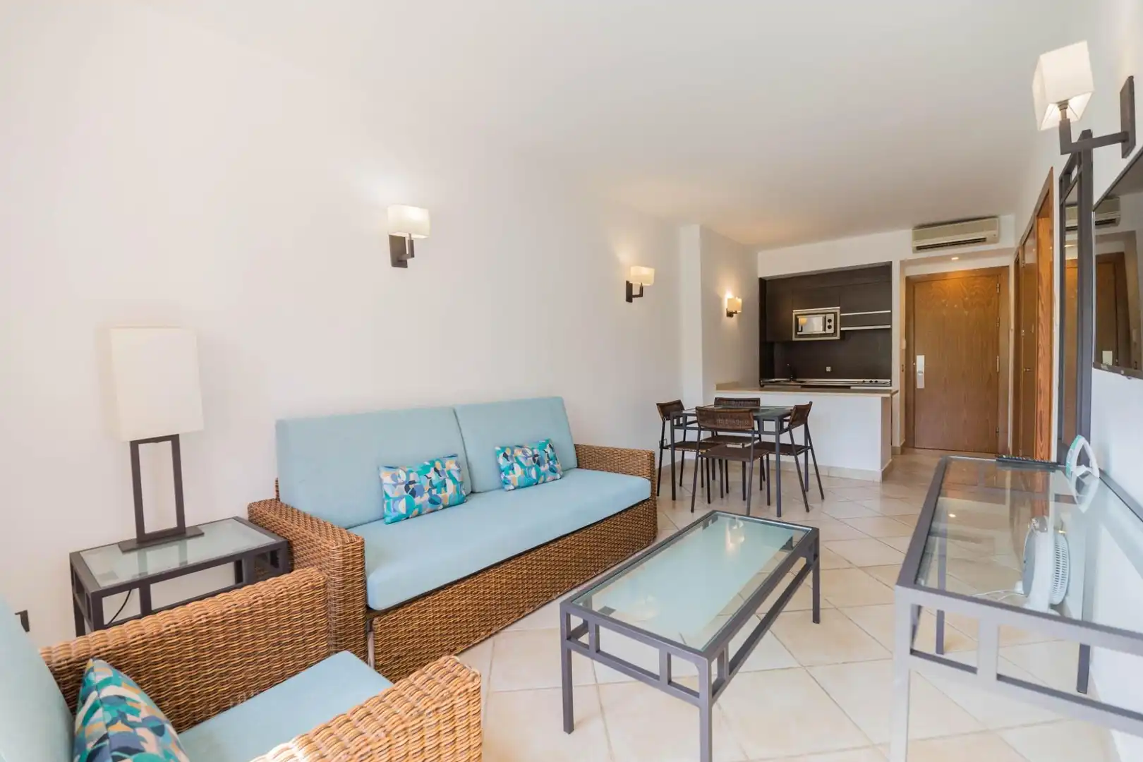 Living room of Flat for sale in Benahavís  with Air Conditioner, Heating and Private garden