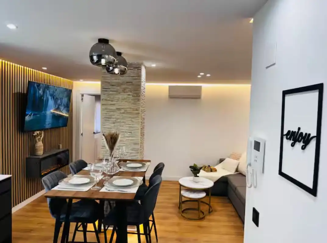 Dining room of Apartments for rent in Zaragoza  with Air Conditioner, Heating and Parquet flooring