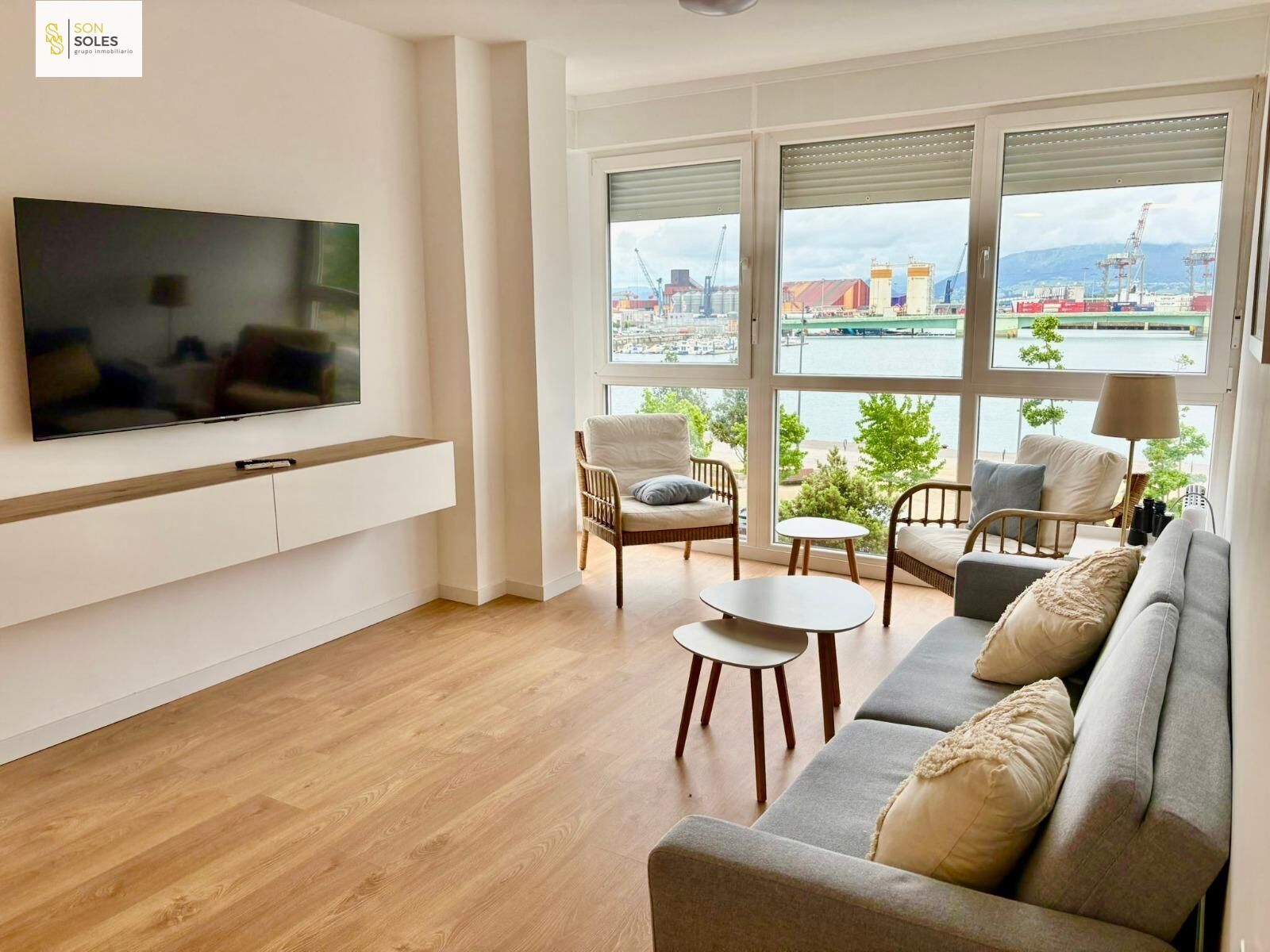 Living room of Flat for sale in Santander  with Parquet flooring and Terrace