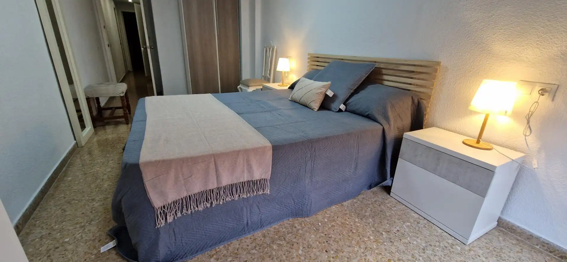 Schlafzimmer von Wohnung zur untervermieten in Córdoba mit Klimaanlage, Abstellraum und Balkon