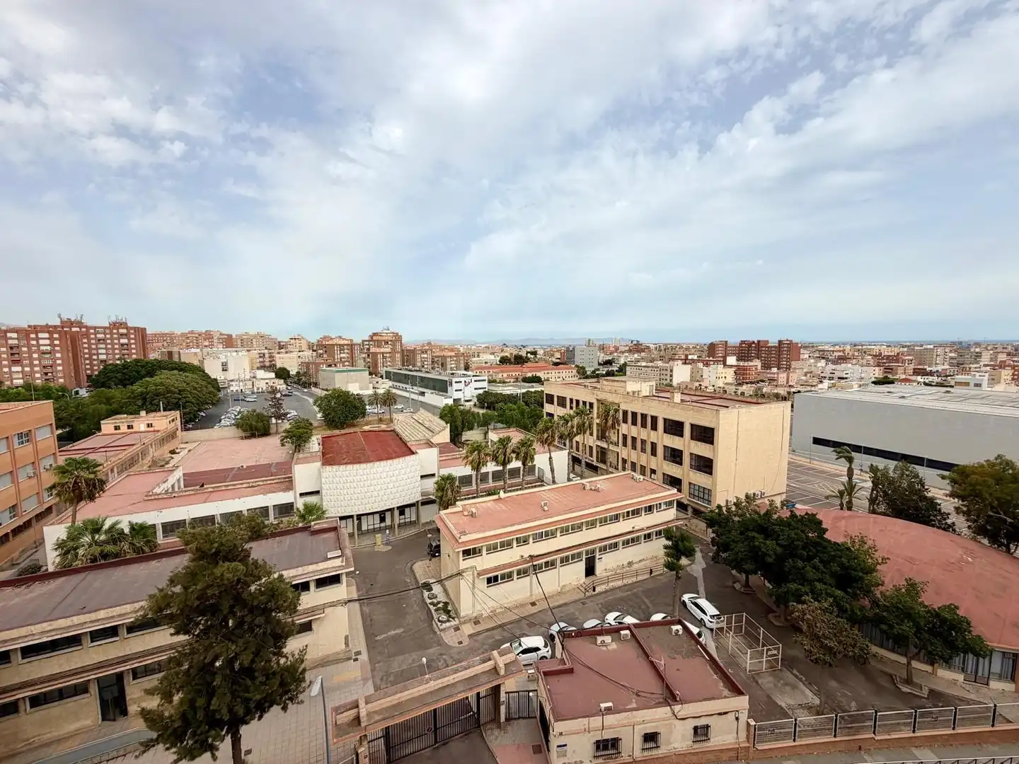 Vista exterior de Pis en venda en Almería