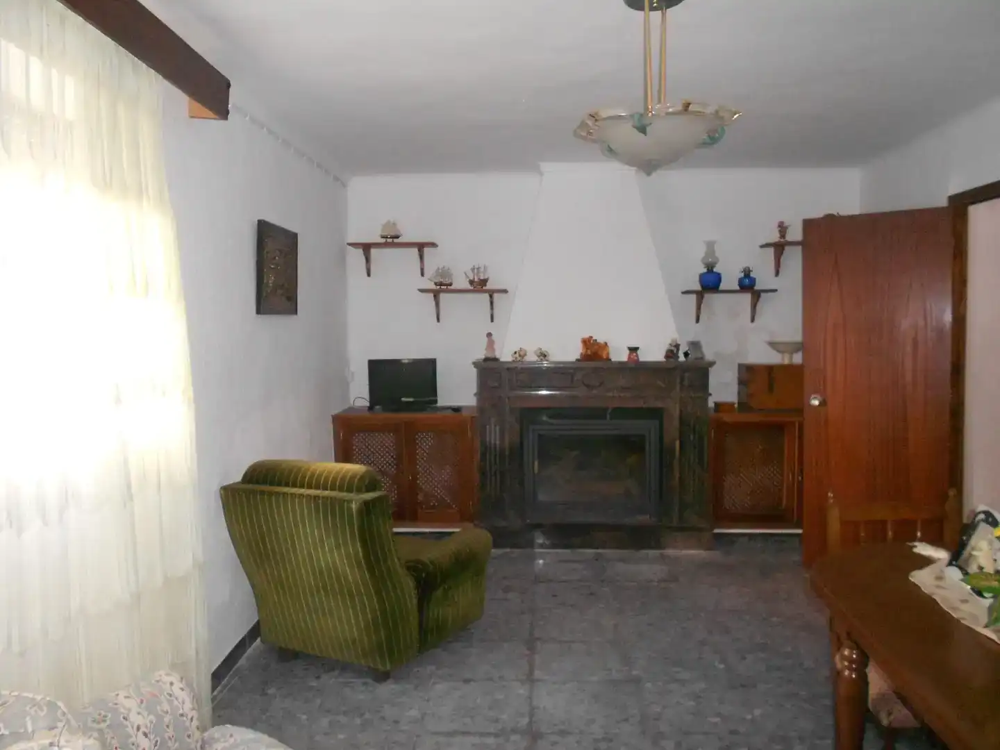 Sala d'estar de Casa o xalet en venda en Montejaque amb Jardí privat, Traster i Moblat