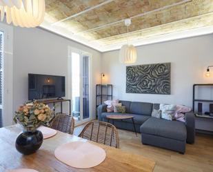 Sala d'estar de Apartament de lloguer en  Barcelona Capital amb Aire condicionat, Moblat i Forn