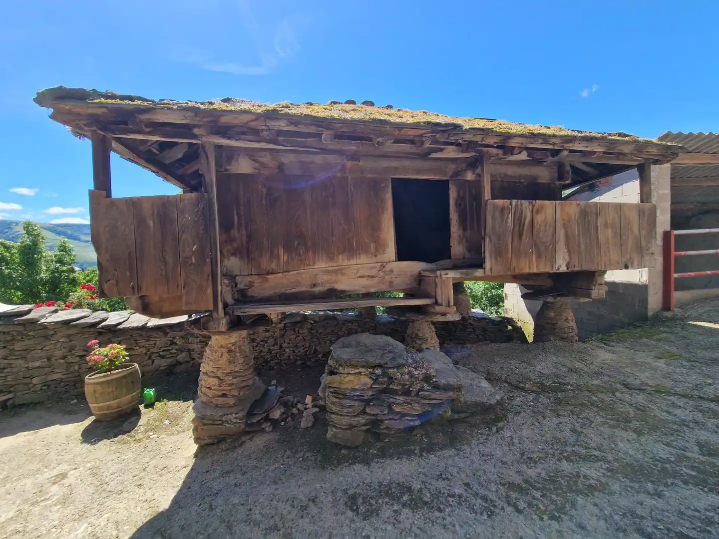 Vista exterior de Finca rústica en venta en Cangas del Narcea con Calefacción, Jardín privado y Terraza