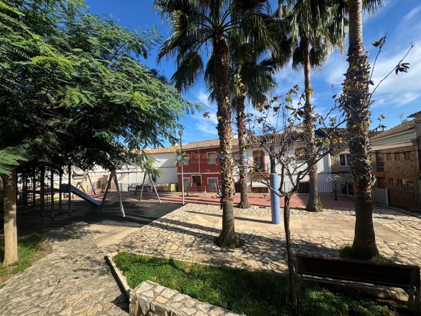 Exterior view of Country house for sale in Ador  with Air Conditioner, Terrace and Storage room
