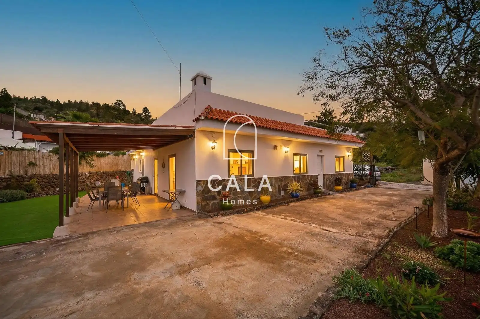 Exterior view of Houses for sale in Guía de Isora  with Private garden, Terrace and Storage room