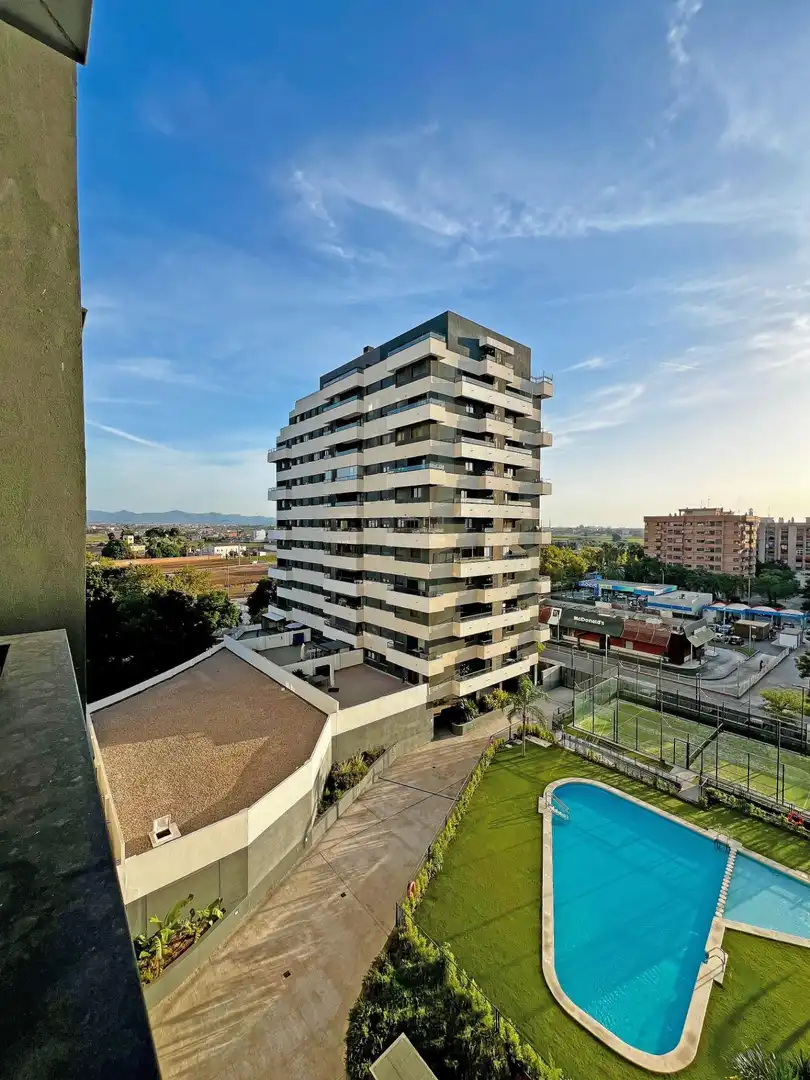 Vista exterior de Apartamento en venta en Valencia con Calefacción, Jardín privado y Terraza