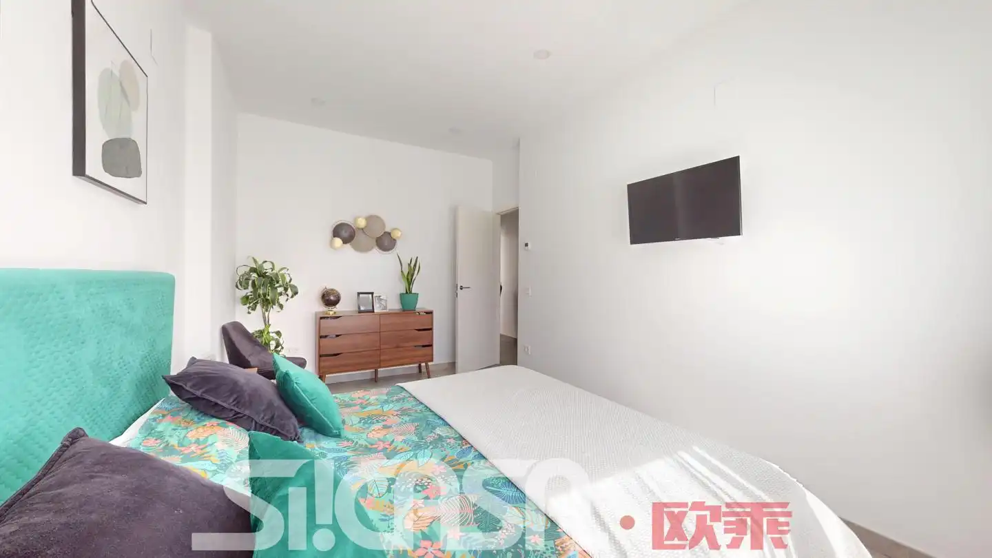 Dormitori de Casa adosada en venda en Torrejón de la Calzada amb Jardí privat, Terrassa i Piscina