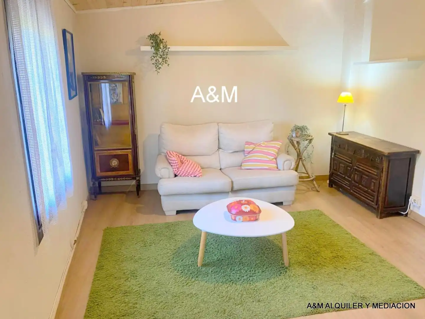 Sala d'estar de Casa o xalet de lloguer en Vitoria - Gasteiz amb Calefacció i Terrassa