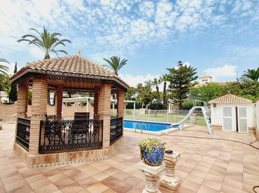Villa mit Pool zum Verkauf in N/A