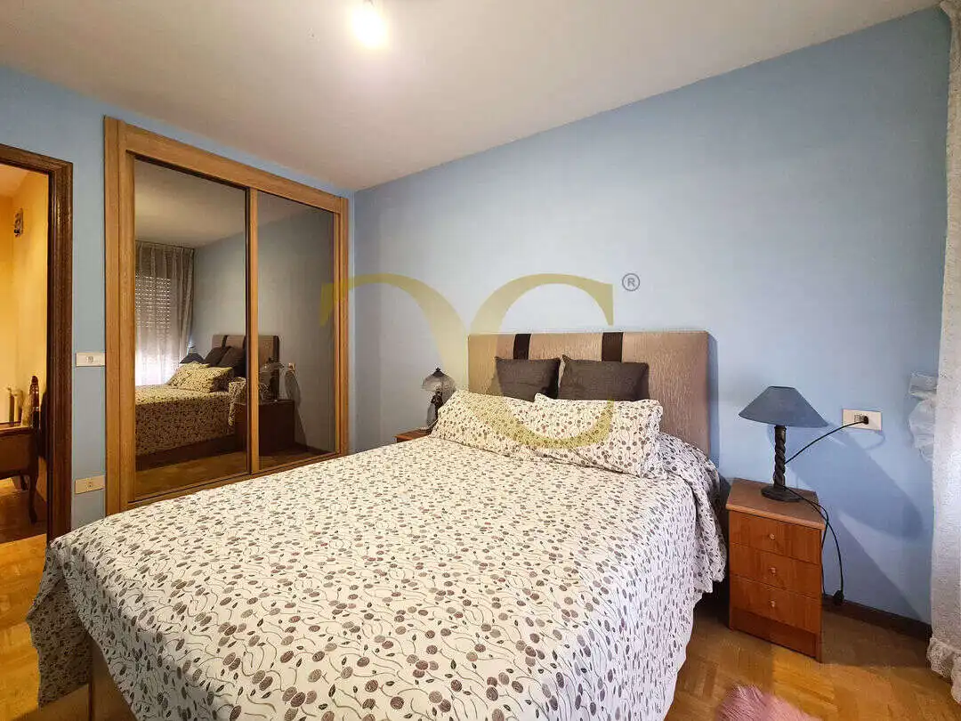 Schlafzimmer von Wohnung zur Miete in Gijón  mit Heizung