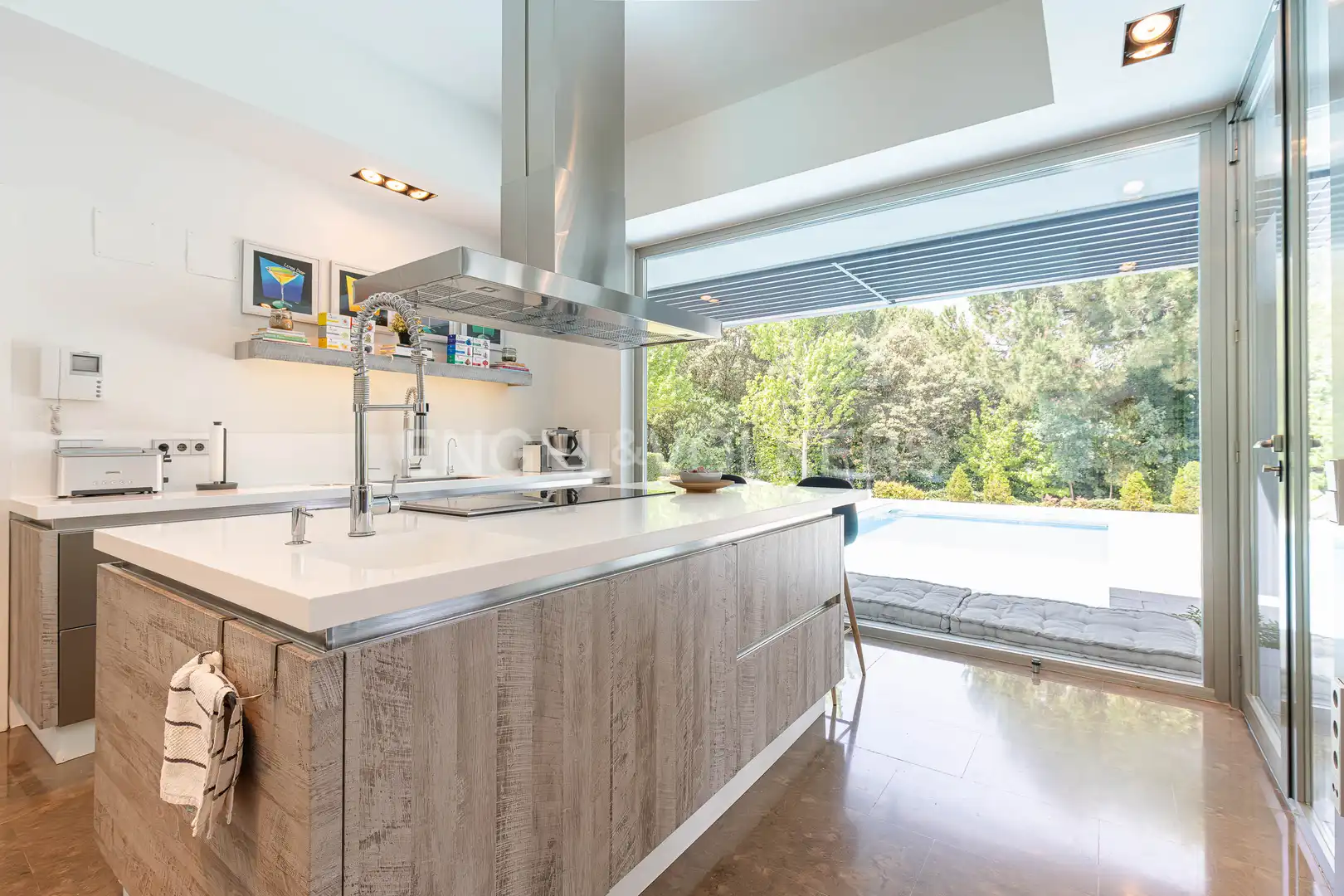 Cocina de Casa o chalet en venta en Boadilla del Monte con Aire acondicionado, Calefacción y Jardín privado