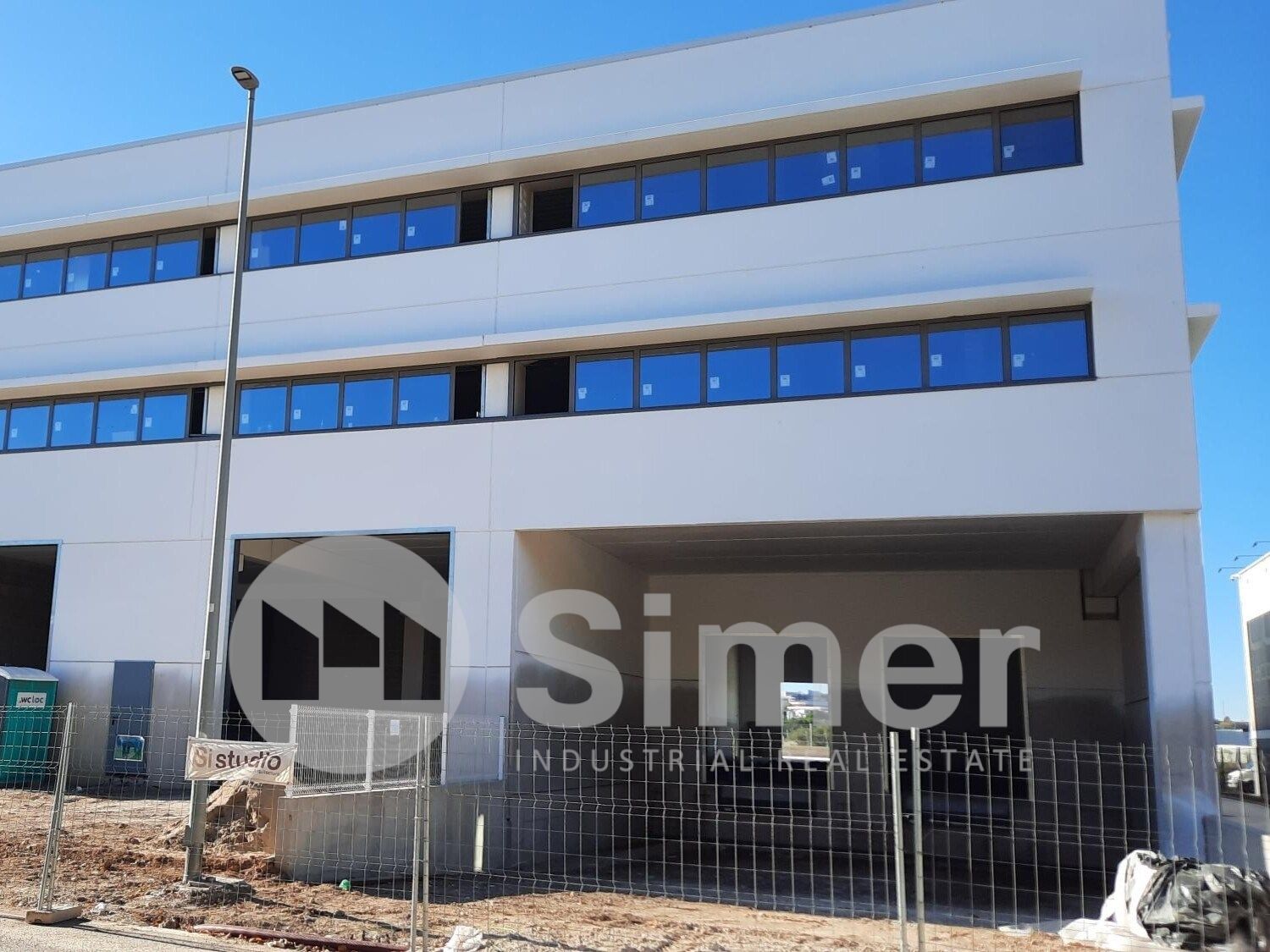 Vista exterior de Nau industrial de lloguer en Santa Perpètua de Mogoda