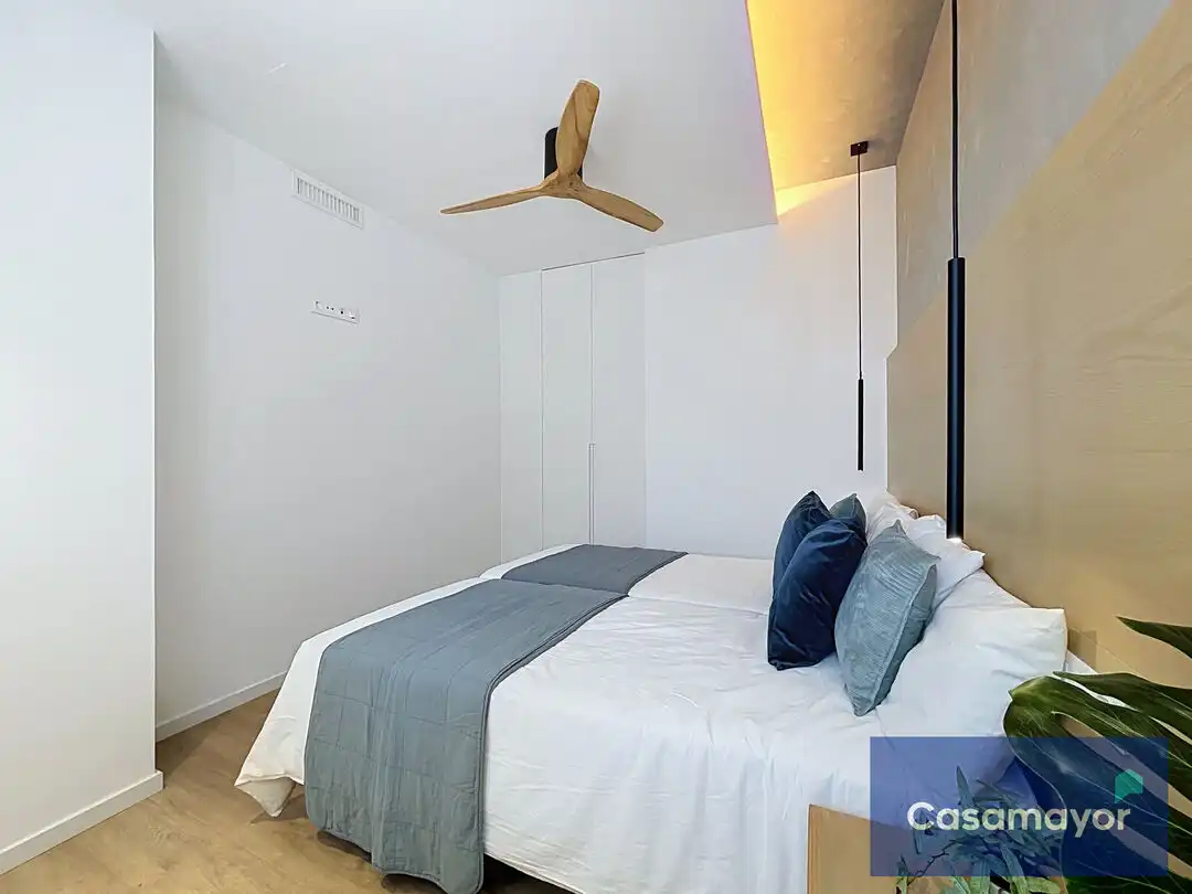 Habitación de Piso en venta en Alicante / Alacant con Aire acondicionado, Calefacción y Terraza