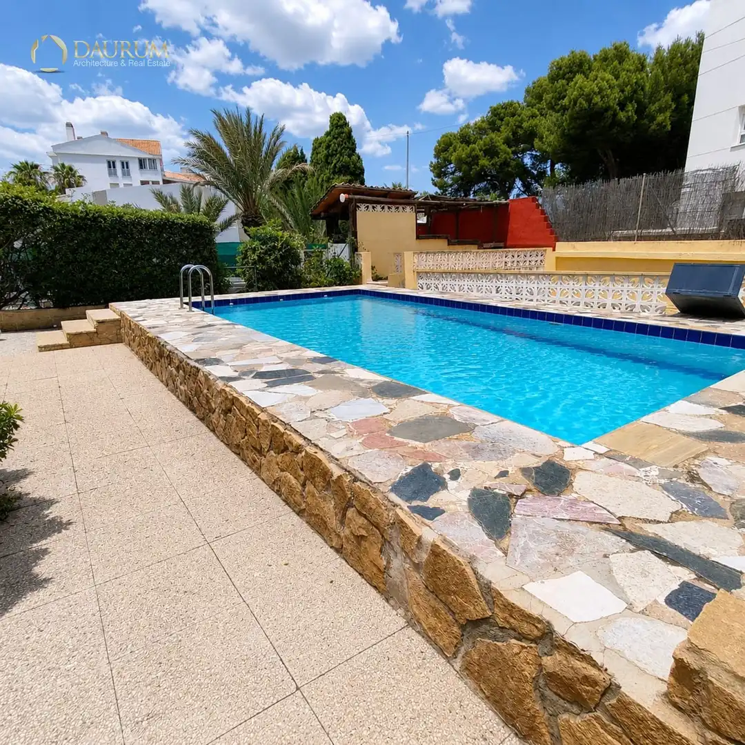 Maison avec piscine à vendre à CALLE RUPERTO CHAPÍ