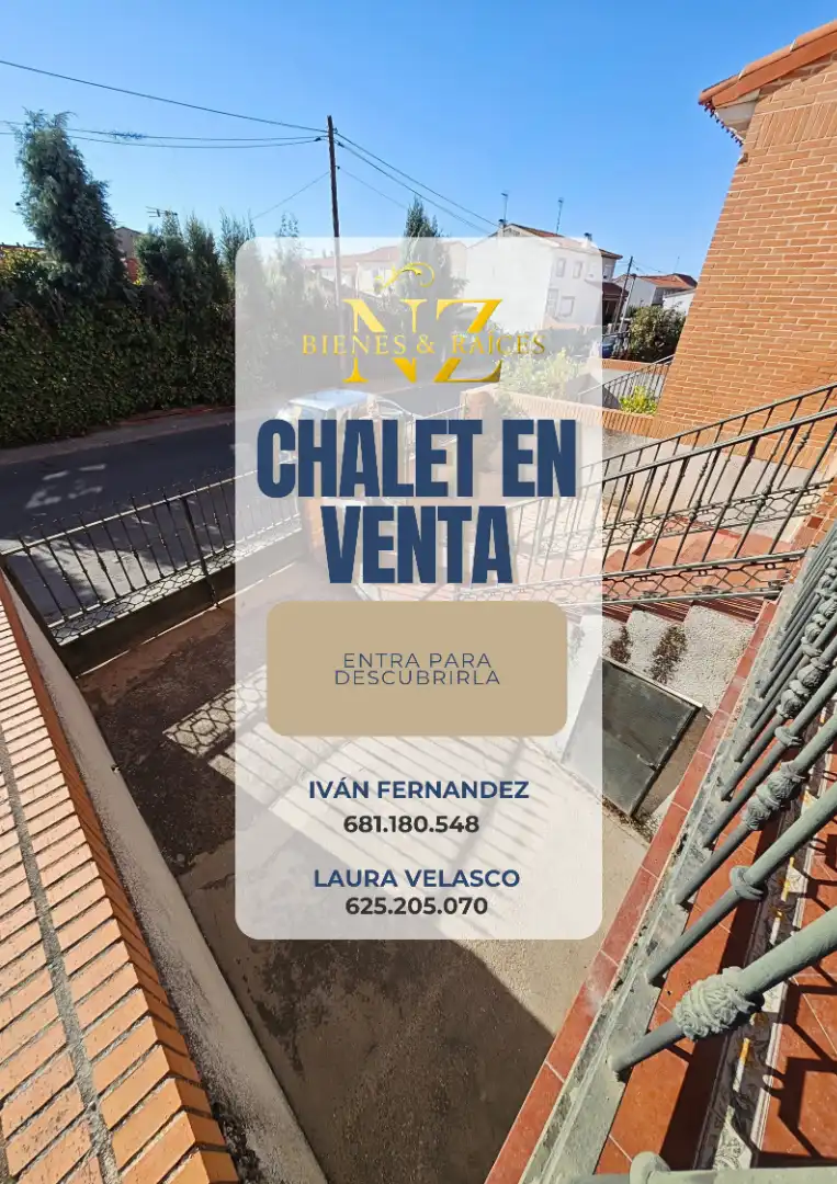 Detached house with terrace for sale in Calle Zurbarán